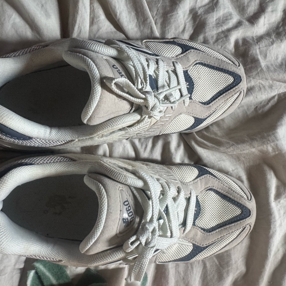 New Balance Cream and Blue Athletic Shoes - Picture 3 of 6